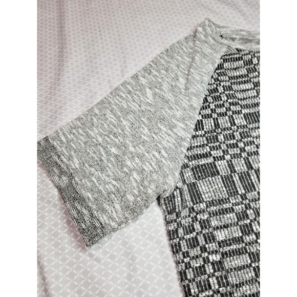 Womens Old Navy Gray & Black Short Sleeve Shirt Size XL - Picture 3 of 7